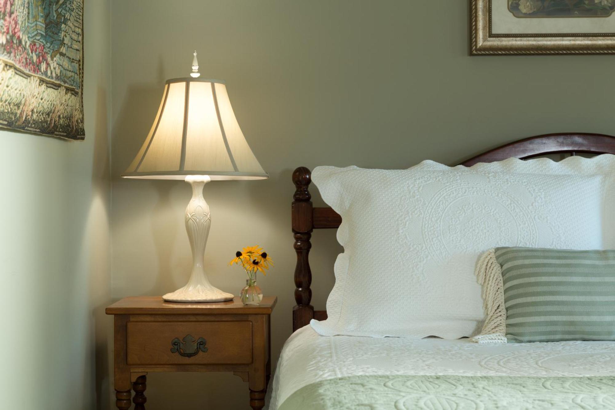 Inn At Pleasant Lake New London الغرفة الصورة