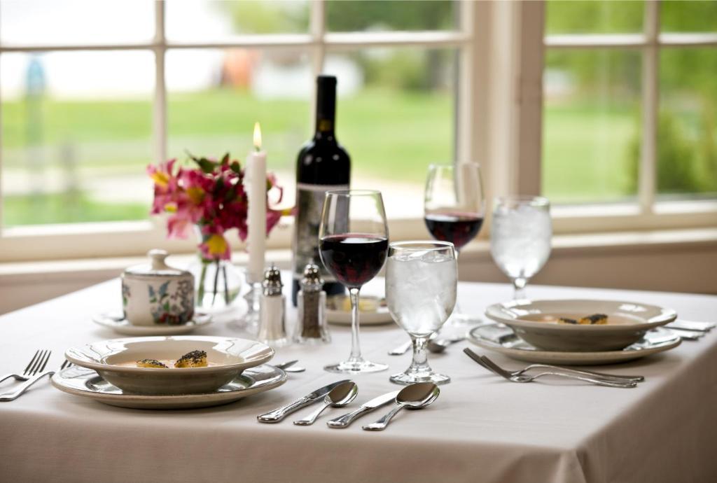 Inn At Pleasant Lake New London المظهر الخارجي الصورة