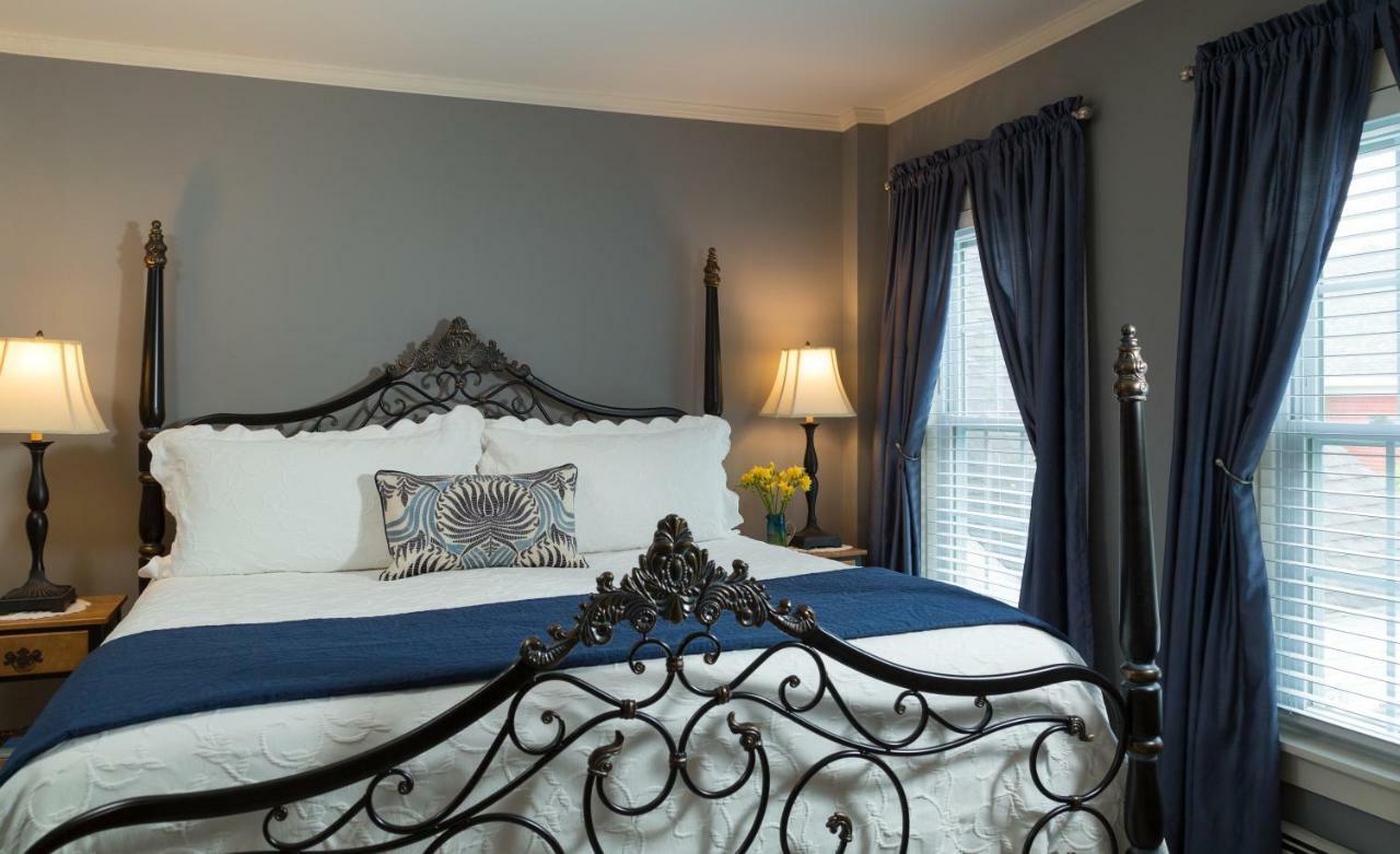 Inn At Pleasant Lake New London المظهر الخارجي الصورة