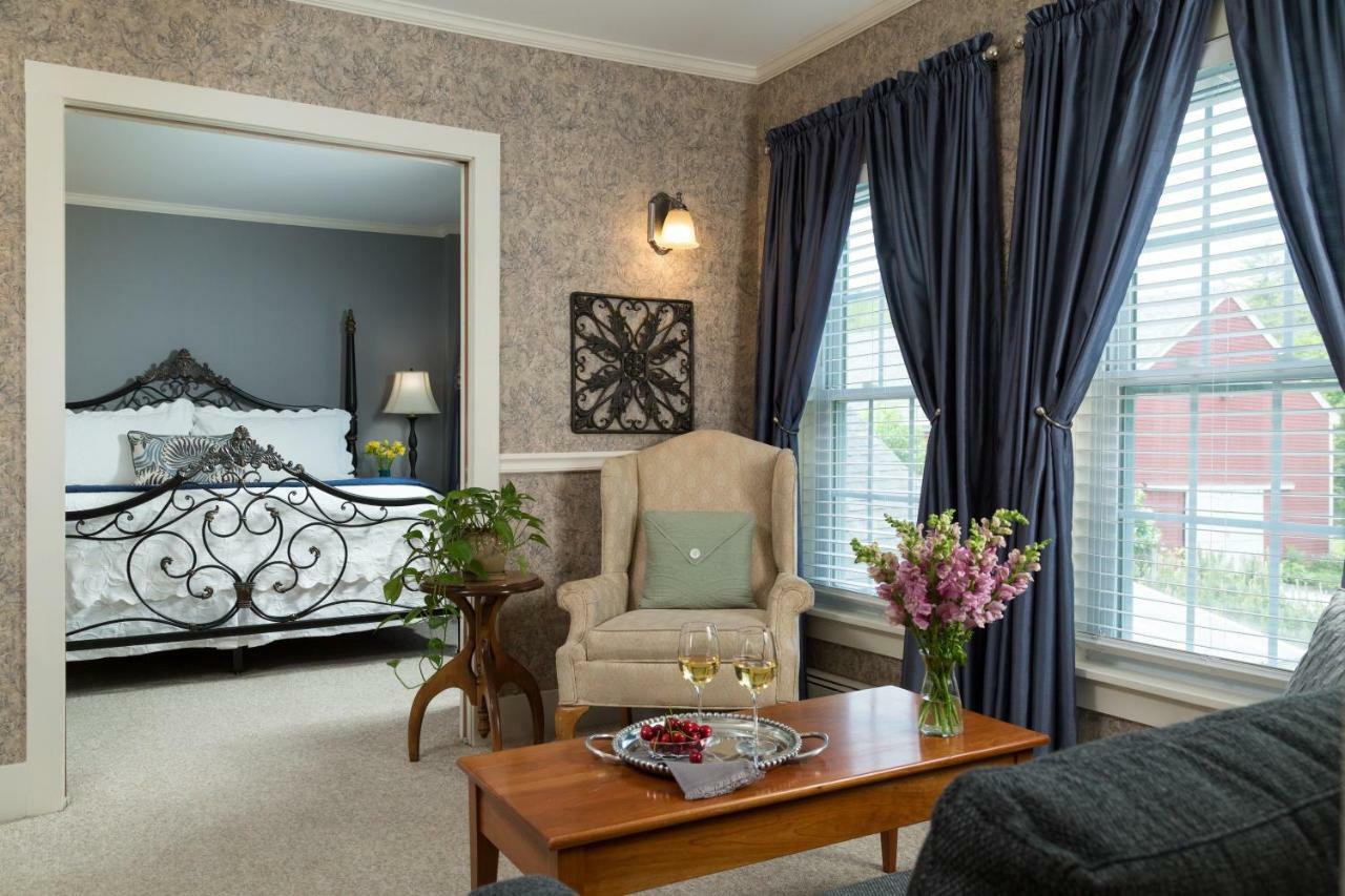 Inn At Pleasant Lake New London المظهر الخارجي الصورة